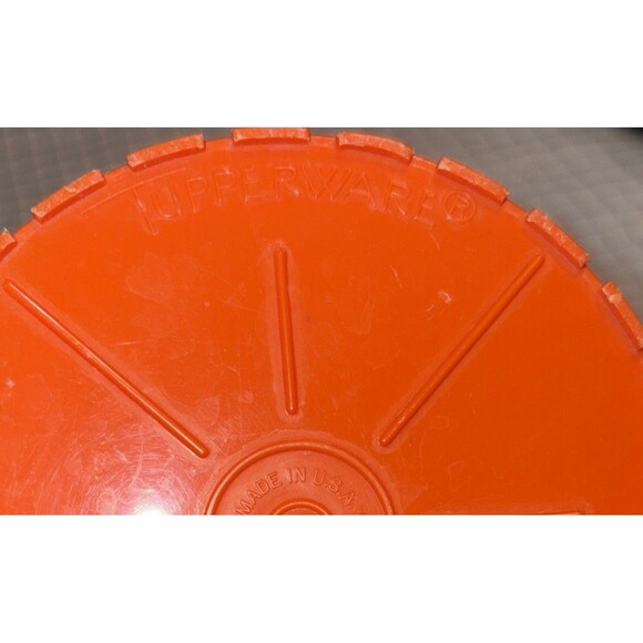 Tupperware Orange 2 Qt Pitcher Push Button 9-008 Vintage 1970's with handle - Picture 2 of 7